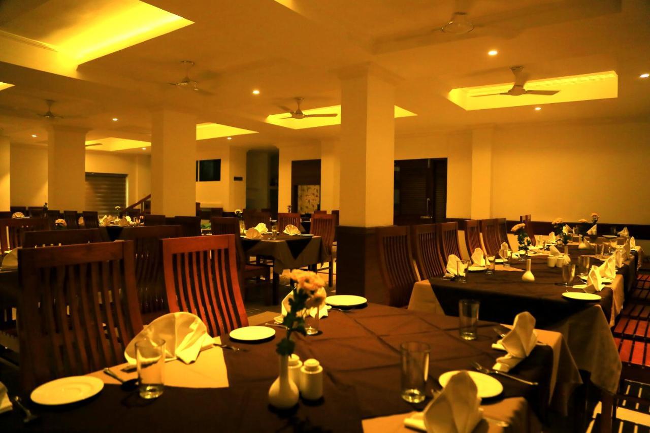 Hotel Victoria International Kattappana 外观 照片