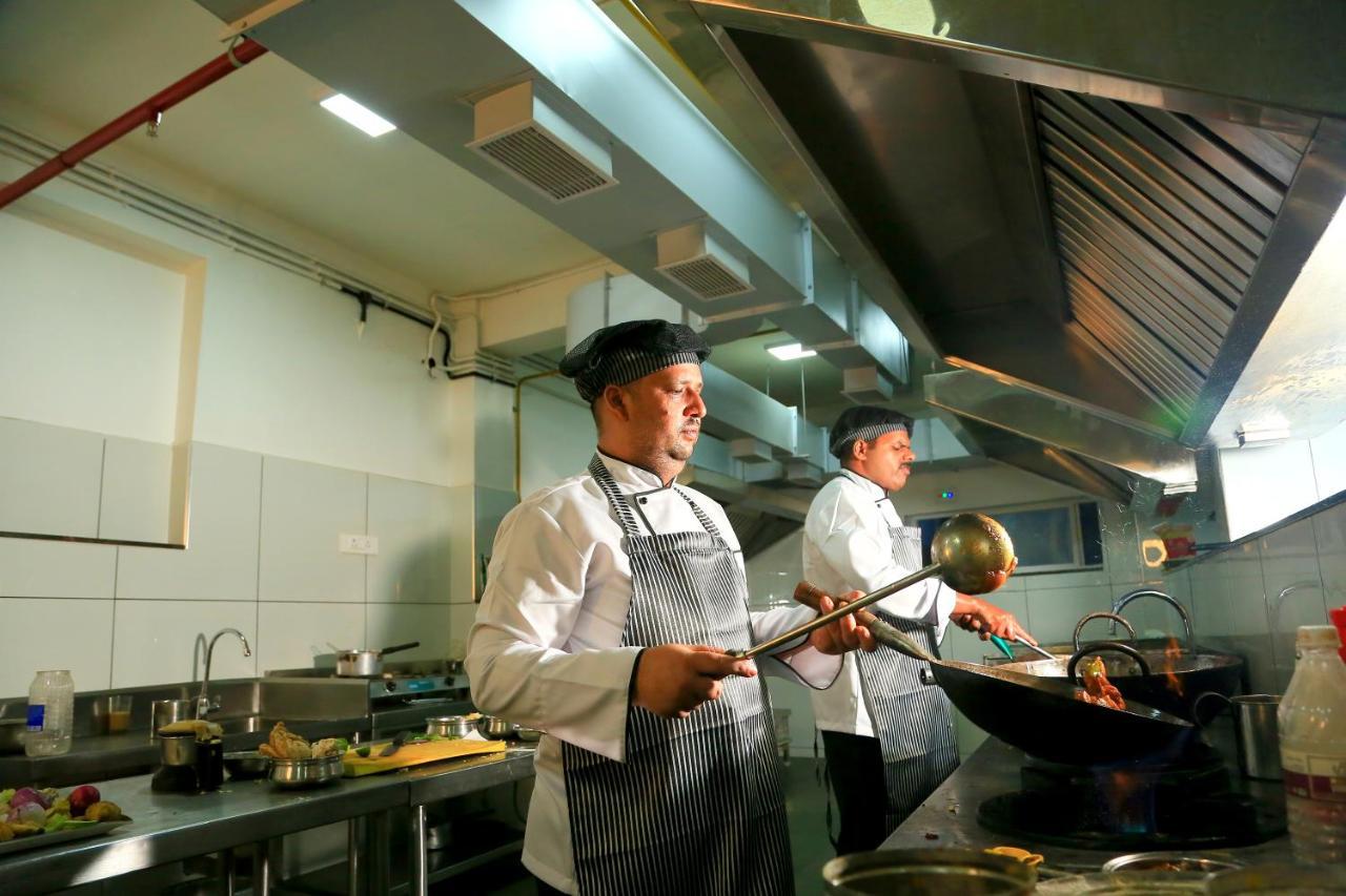 Hotel Victoria International Kattappana 外观 照片